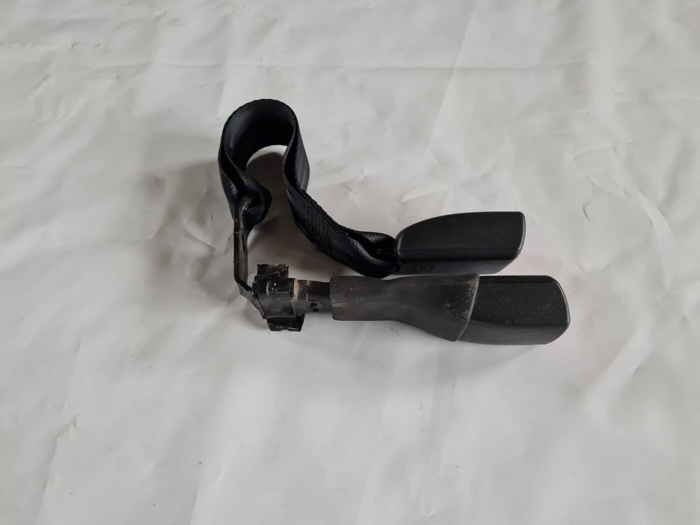 Aizmugurējā dubultā drošības jostas sprādze priekš TOYOTA AURIS 2007