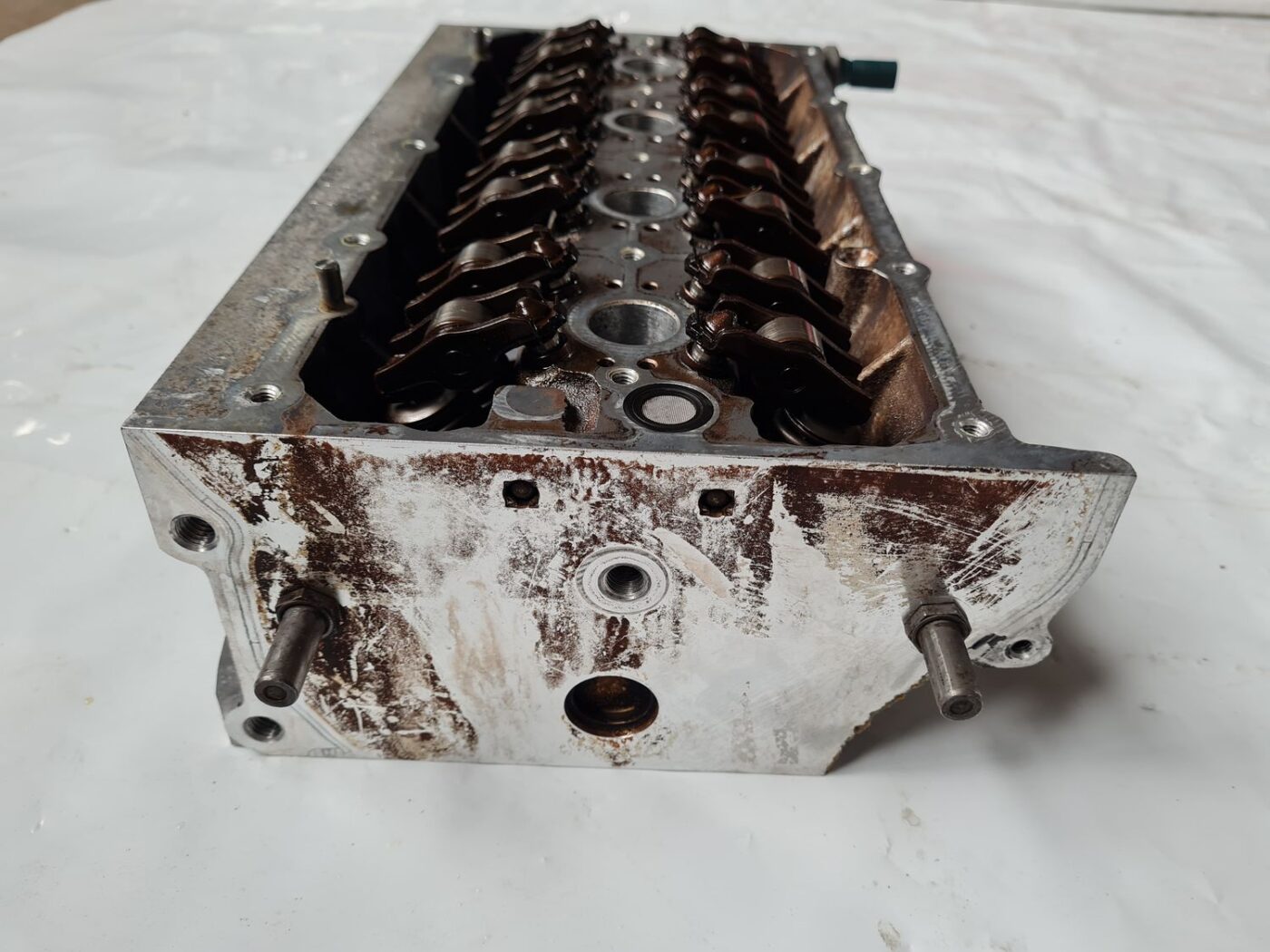 Dzinēja cilindra galva priekš VW GOLF 5 2004