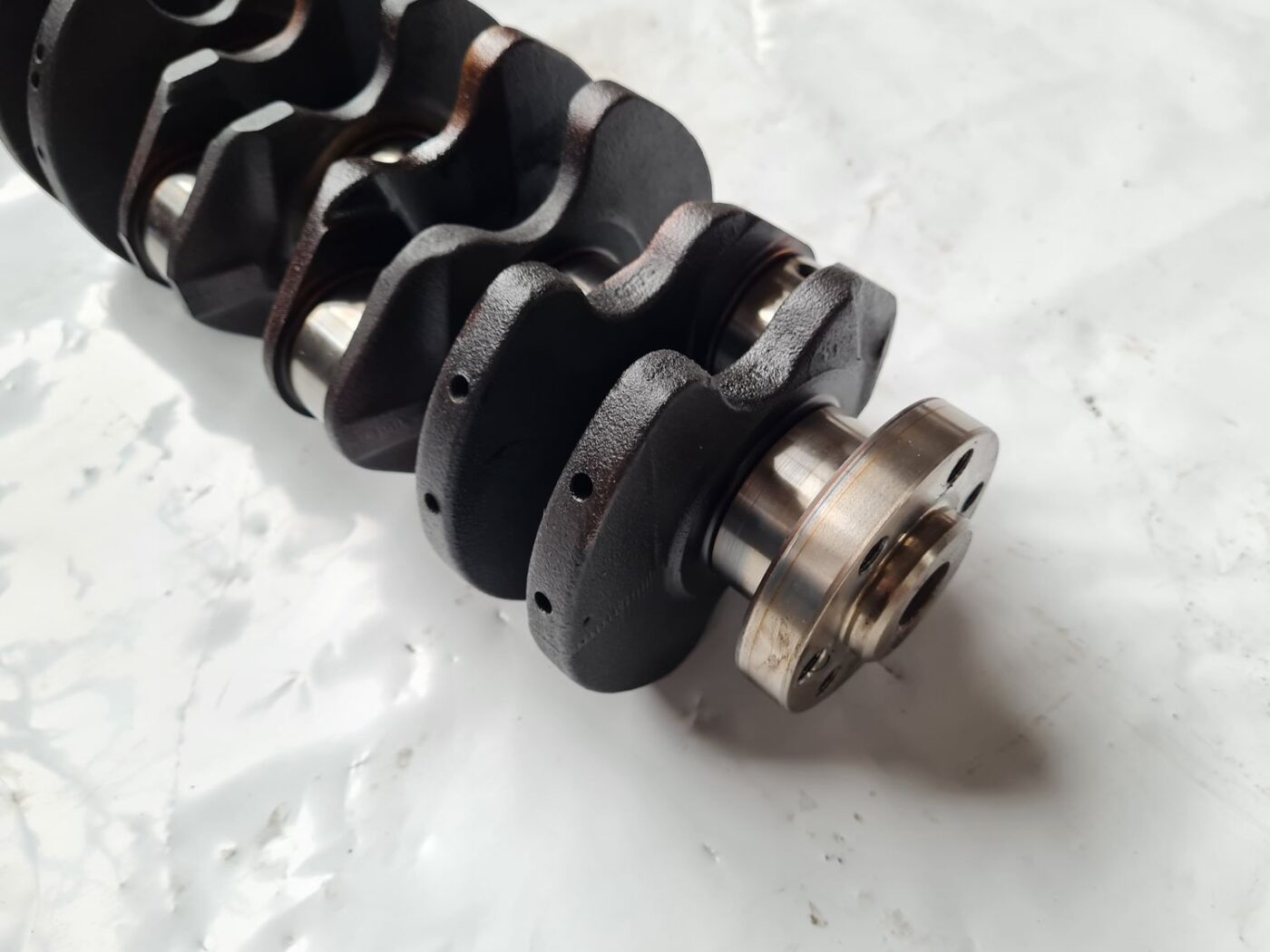 Kloķvārpsta priekš VW GOLF 5 2004 6 Kloķvārpsta priekš VW GOLF 5 2004