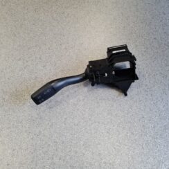 Pagrieziena rādītāju slēdzis priekš AUDI A4 2001