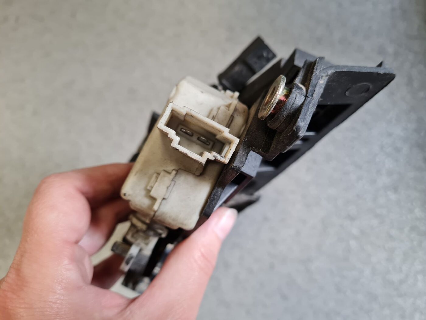 Bagāžnieka vāka slēdzene priekš AUDI A6 1998