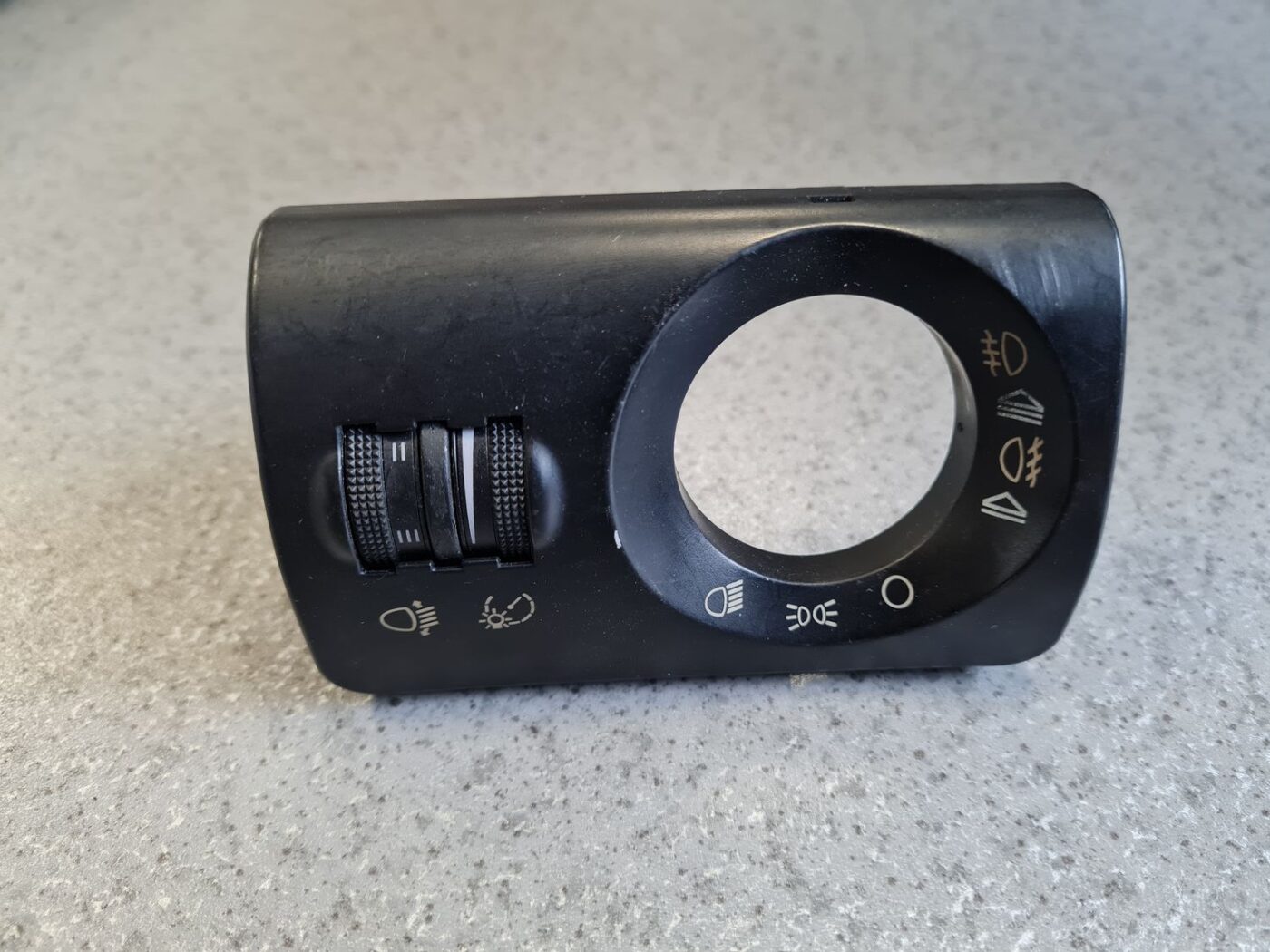 Mērinstrumentu paneļa pārslēgšanas pogas priekš AUDI A6 AVANT 2003