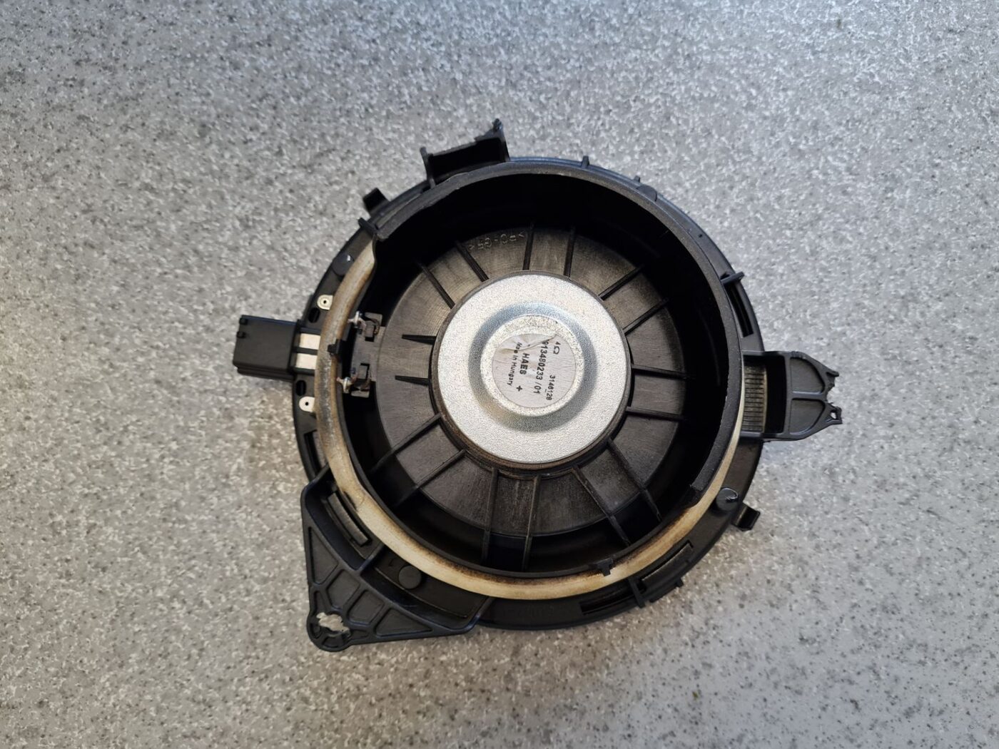 Durvju skaļrunis, apakšā priekš VOLVO V70 2006 10 Durvju skaļrunis, apakšā priekš VOLVO V70 2006