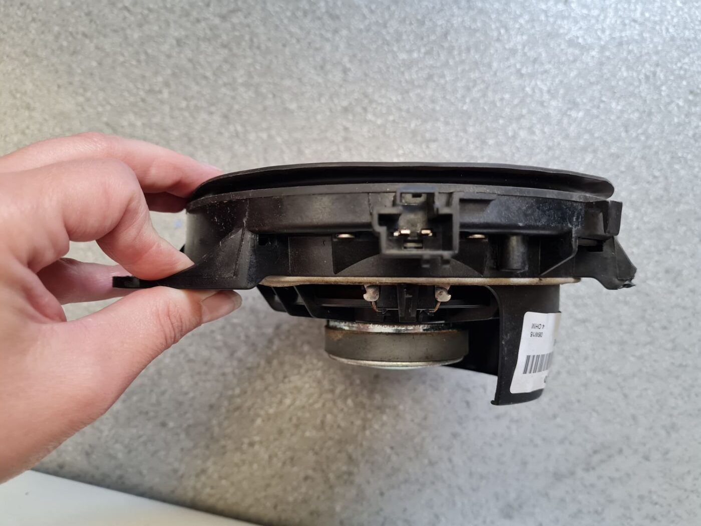 Durvju skaļrunis, apakšā priekš VOLVO V70 2006 6 Durvju skaļrunis, apakšā priekš VOLVO V70 2006