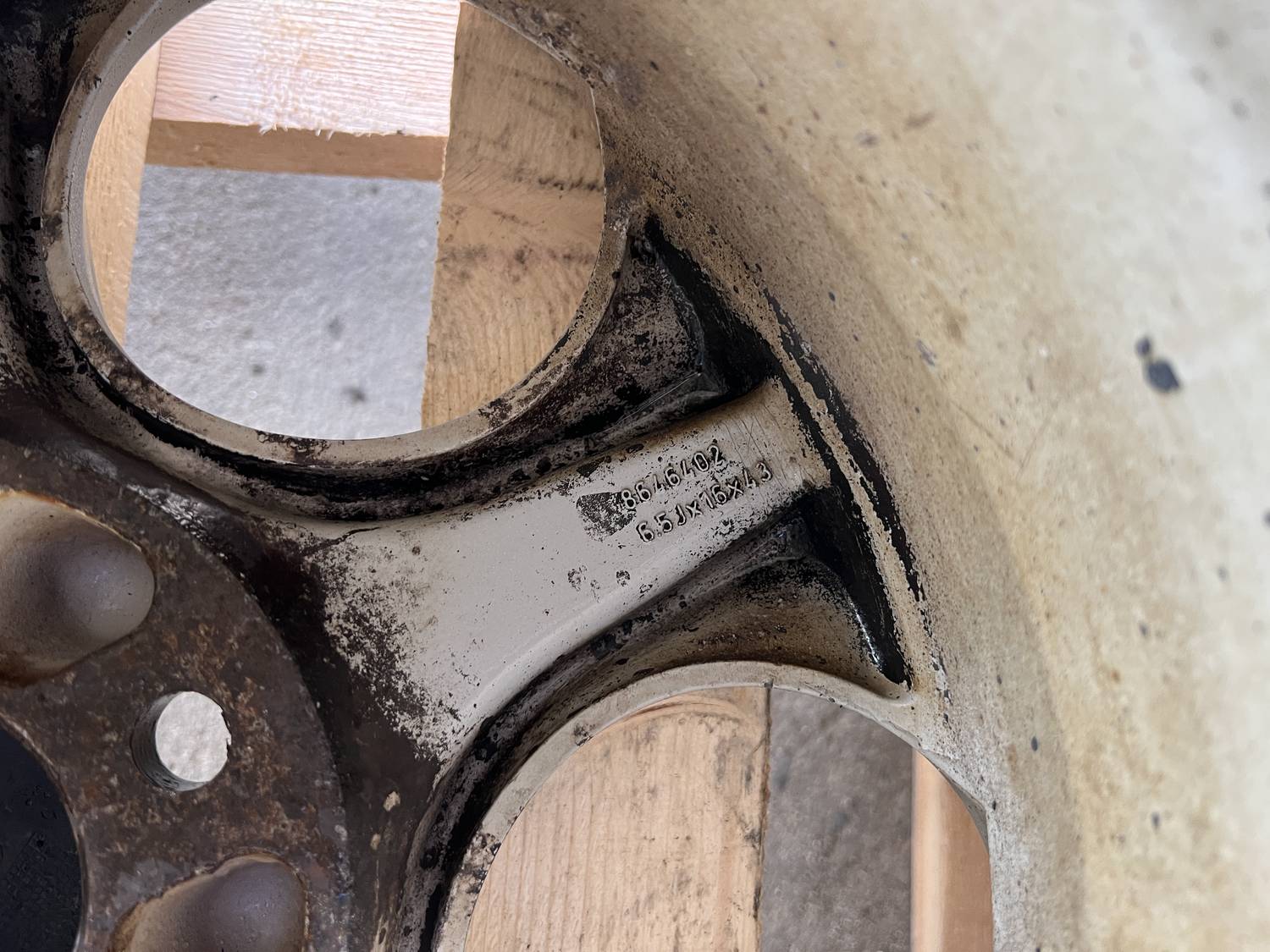 Lietais disks - vieglmetāla priekš VOLVO V70 2003 GREY 7 Lietais disks - vieglmetāla priekš VOLVO V70 2003 GREY