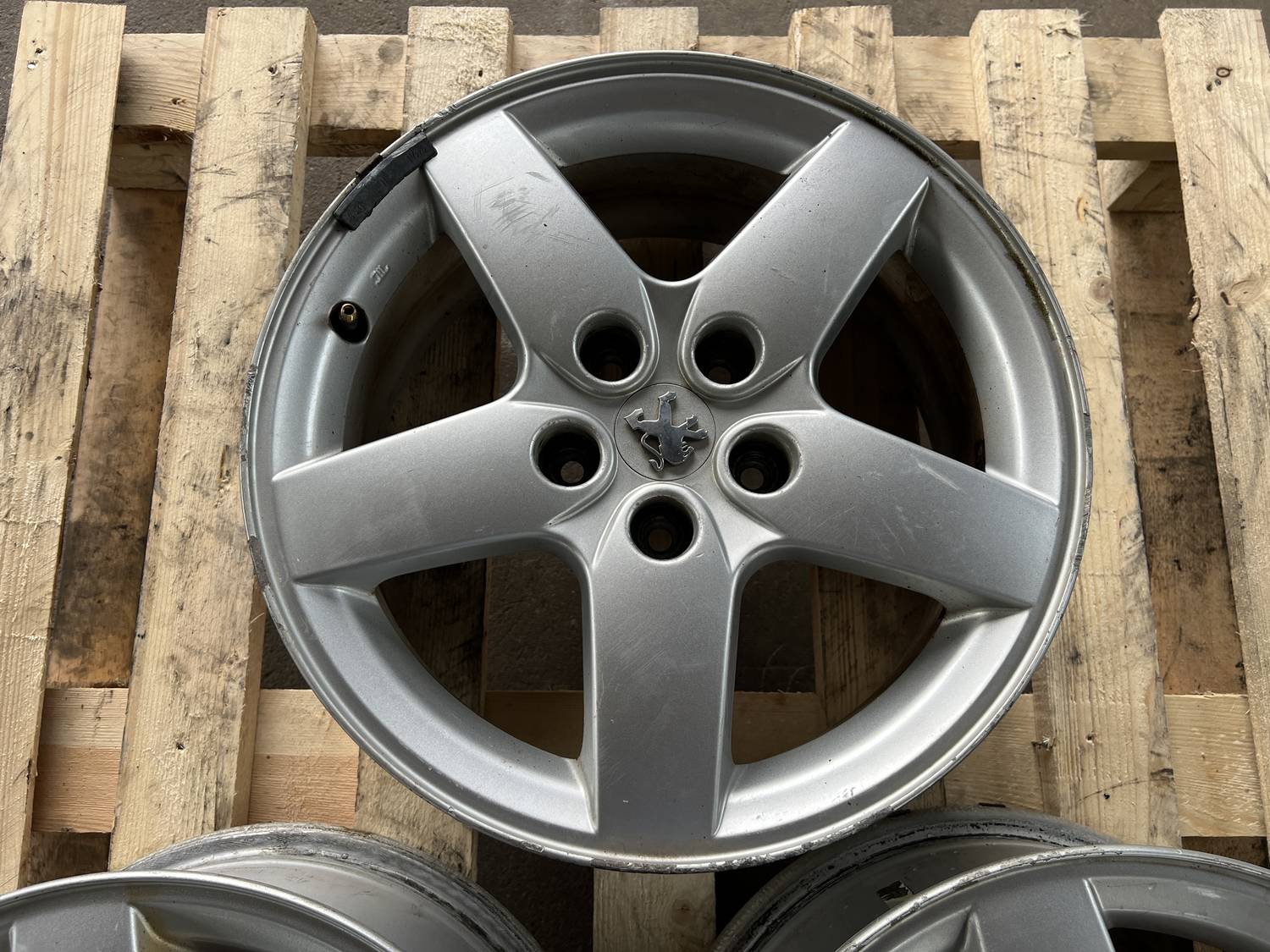 Lietais disks - vieglmetāla priekš PEUGEOT 407 2006 9 Lietais disks - vieglmetāla priekš PEUGEOT 407 2006