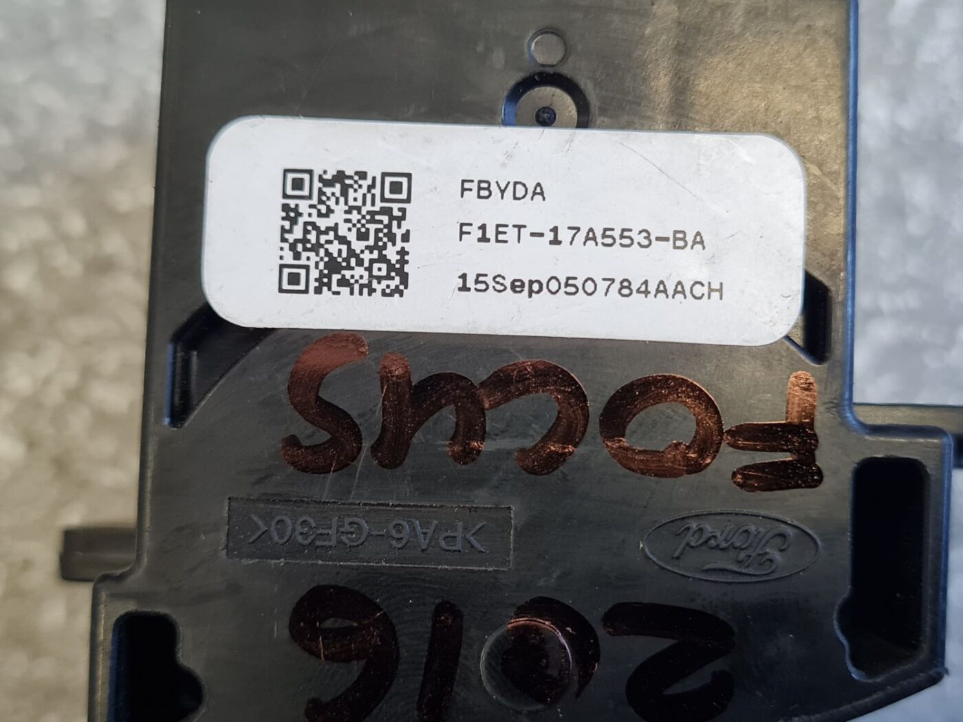 Stikla tīrītāja slēdzis priekš FORD FOCUS 2016 UNIVERSAL 4 Stikla tīrītāja slēdzis priekš FORD FOCUS 2016 UNIVERSAL