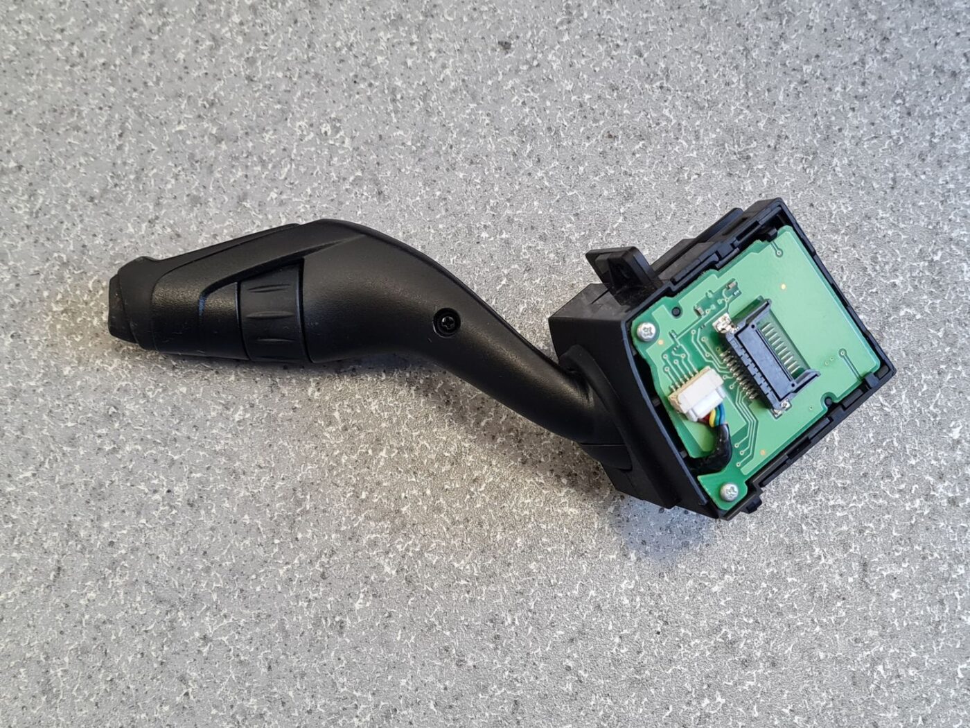 Stikla tīrītāja slēdzis priekš FORD FOCUS 2016 UNIVERSAL 3 Stikla tīrītāja slēdzis priekš FORD FOCUS 2016 UNIVERSAL