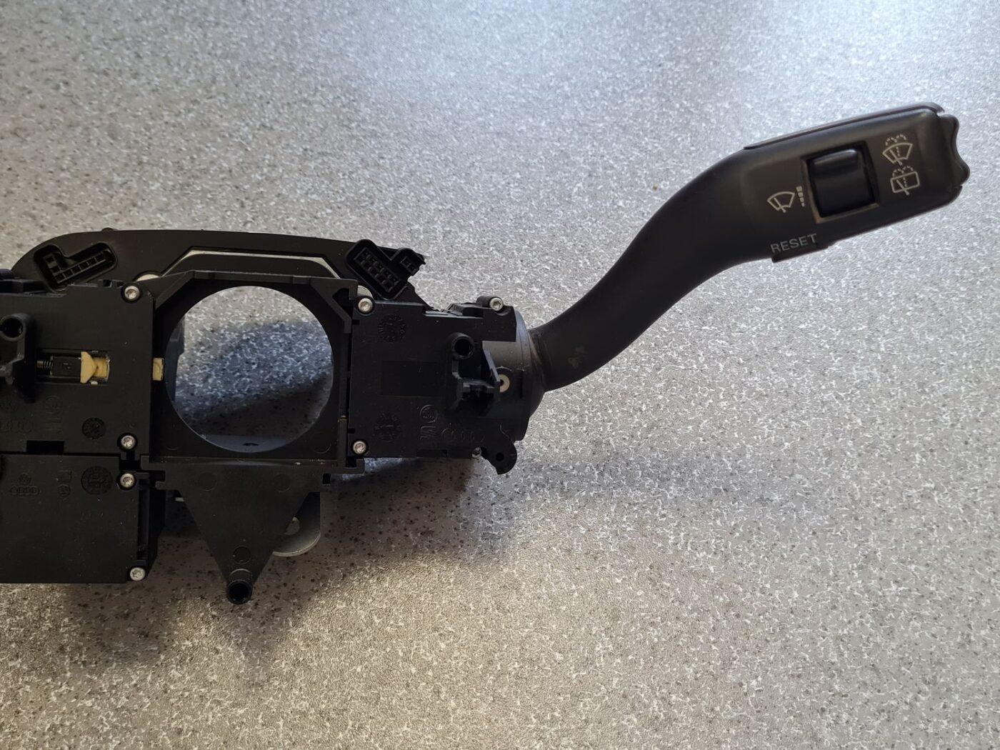 Stūres statnes slēdzis priekš AUDI A6 AVANT 2007 QUATTRO