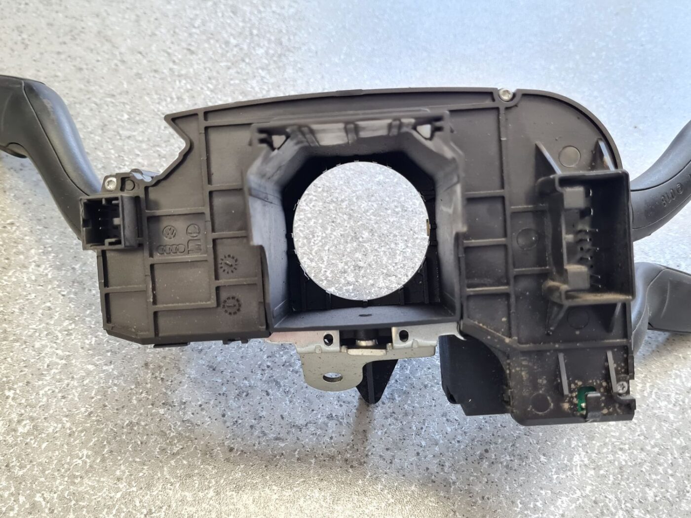 Stūres statnes slēdzis priekš AUDI A6 AVANT 2007 QUATTRO