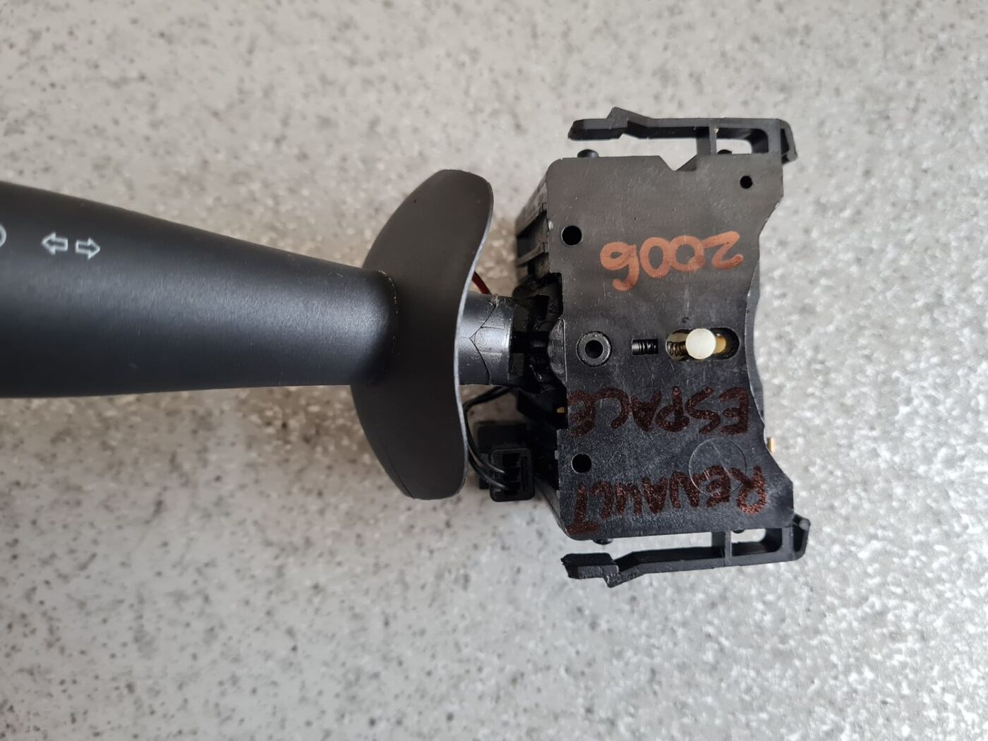 Pagrieziena rādītāju slēdzis priekš RENAULT ESPACE IV 2006 8 Pagrieziena rādītāju slēdzis priekš RENAULT ESPACE IV 2006