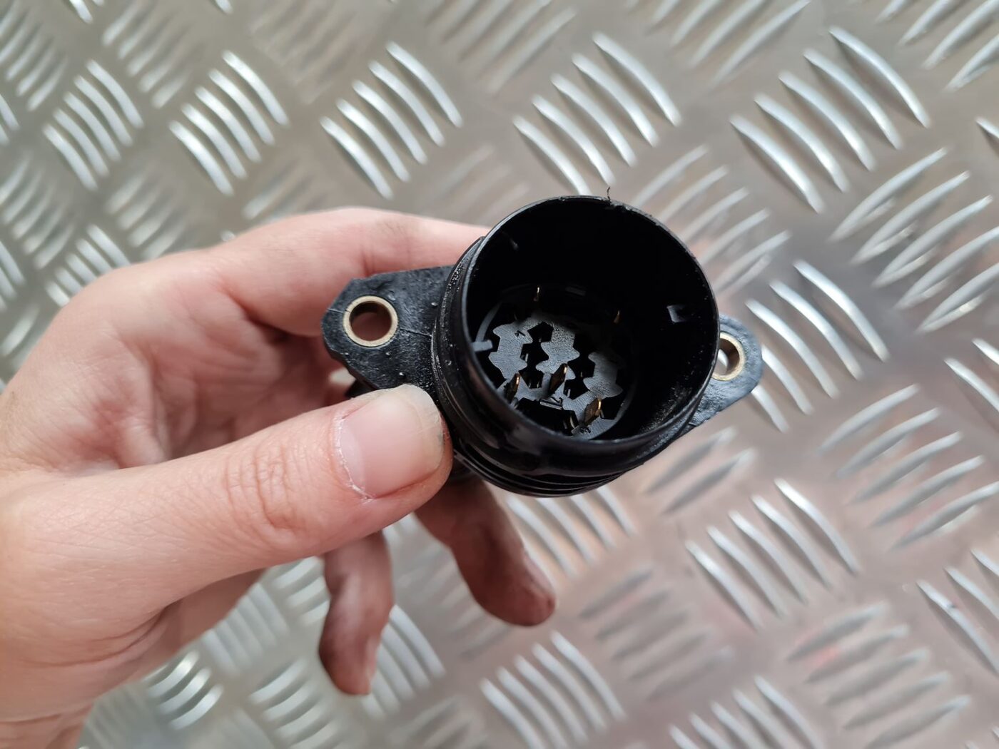 Degvielas smidzinātāju vadi priekš VW PASSAT 2004 UNIVERSAL GREY