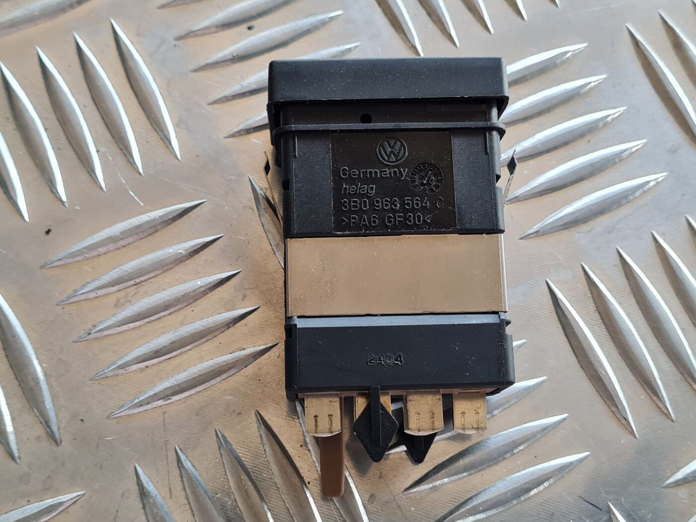 Sēdekļa apsildes ieslēgšanas poga priekš VW PASSAT 2004 UNIVERSAL GREY 2 Sēdekļa apsildes ieslēgšanas poga priekš VW PASSAT 2004 UNIVERSAL GREY