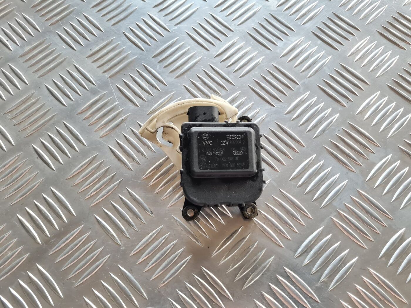 Apsildes sistēmas aktuators priekš VW PASSAT 2004 UNIVERSAL GREY 1 Apsildes sistēmas aktuators priekš VW PASSAT 2004 UNIVERSAL GREY