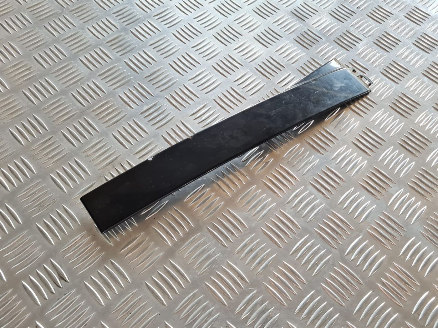 Durvju stikla moldings priekš VW PASSAT 2004 UNIVERSAL GREY 1 Durvju stikla moldings priekš VW PASSAT 2004 UNIVERSAL GREY