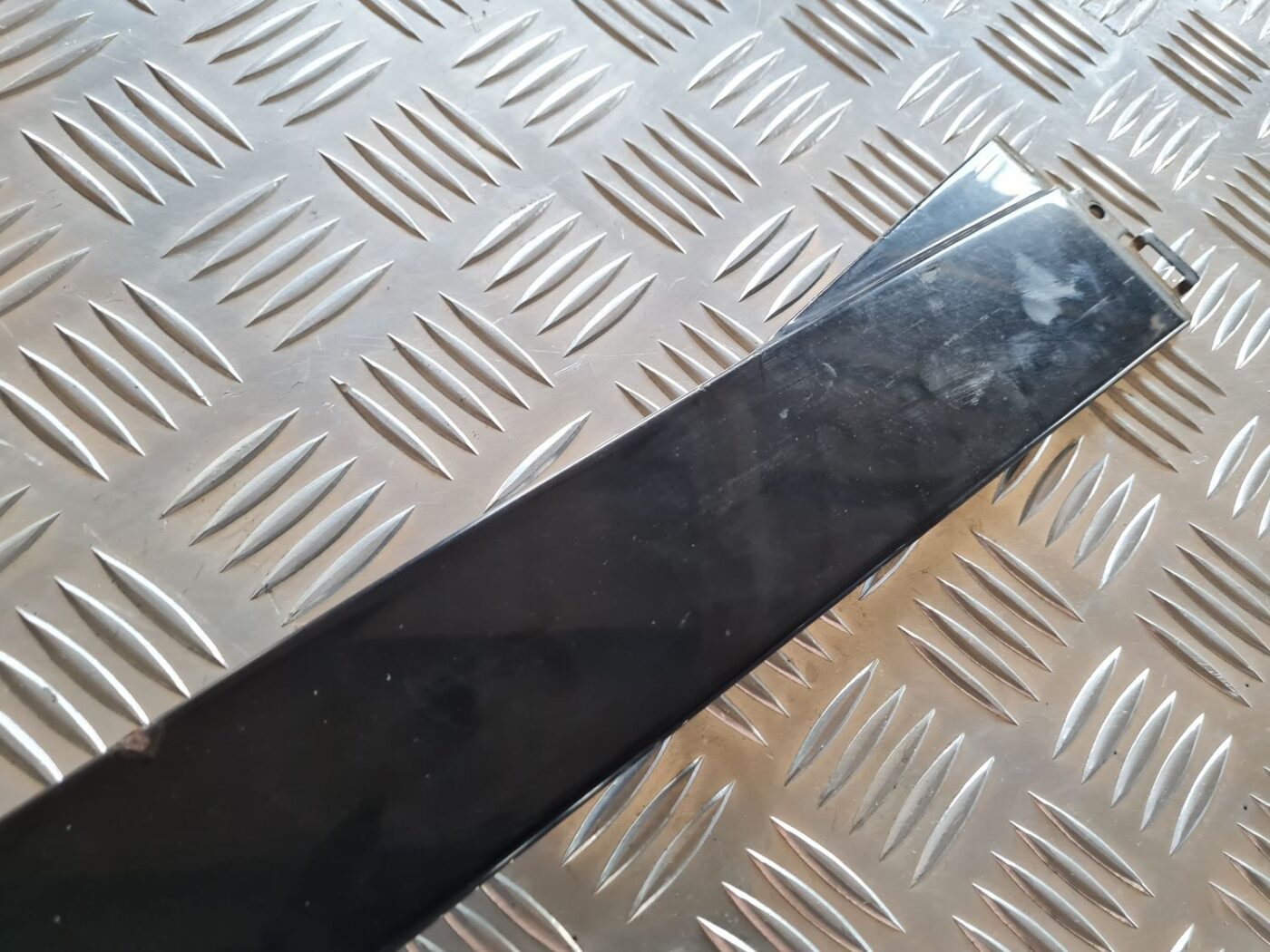 Durvju stikla moldings priekš VW PASSAT 2004 UNIVERSAL GREY 5 Durvju stikla moldings priekš VW PASSAT 2004 UNIVERSAL GREY