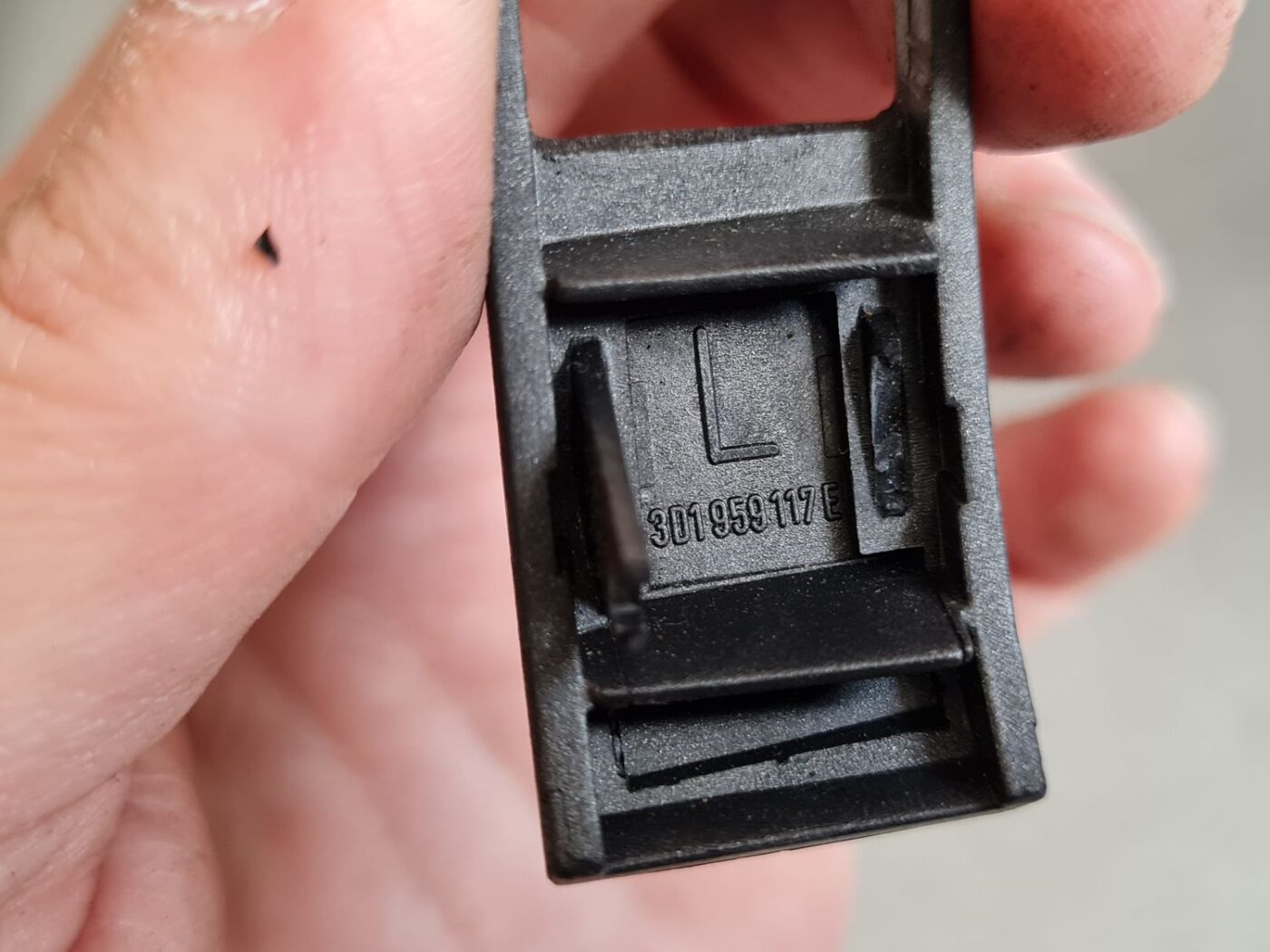 Salona plastmasa priekš VW PHAETON 2005 4 Salona plastmasa priekš VW PHAETON 2005