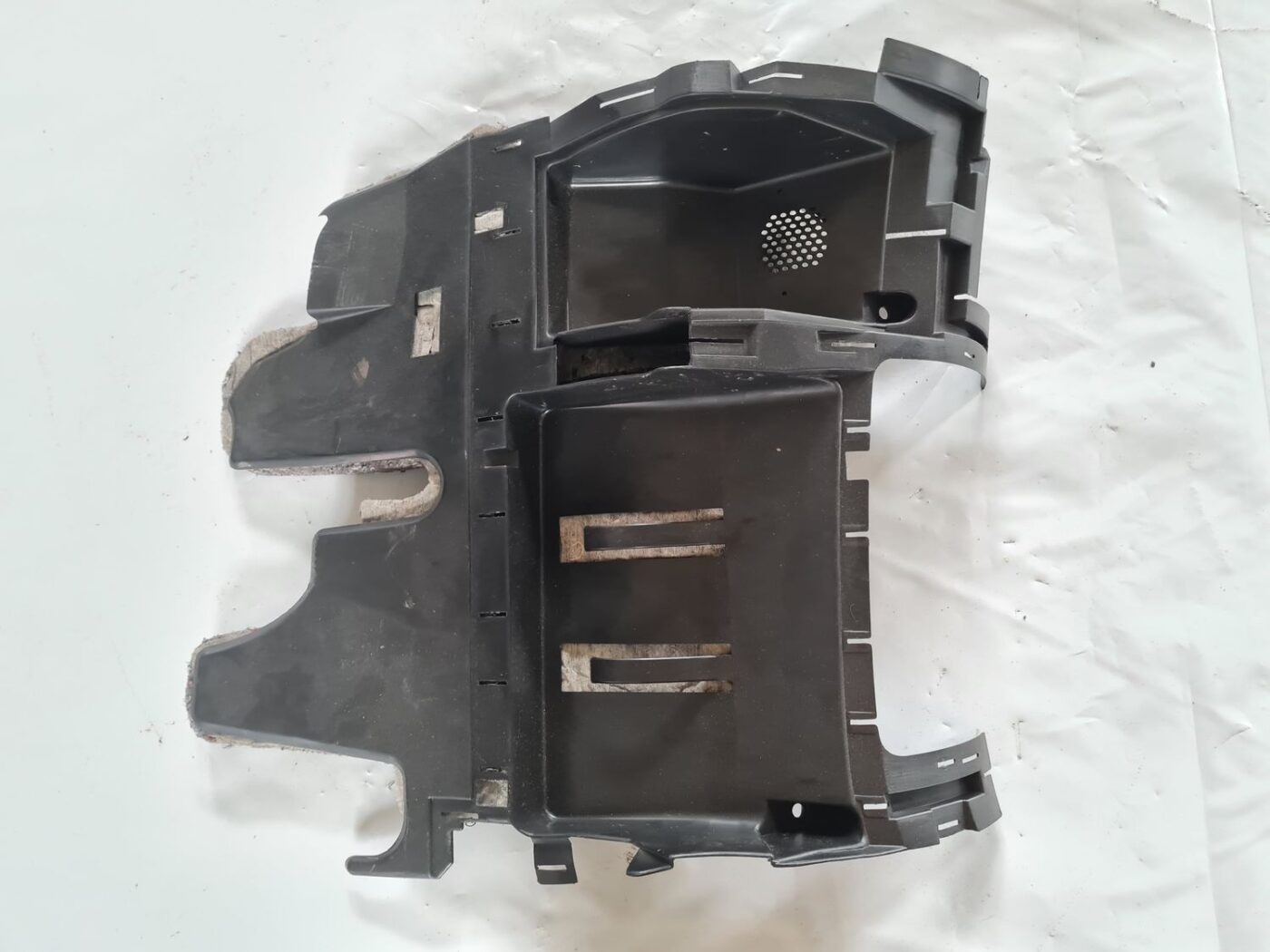 Mērinstrumentu paneļa apakšēja apdare priekš VW PASSAT 2004 UNIVERSAL GREY