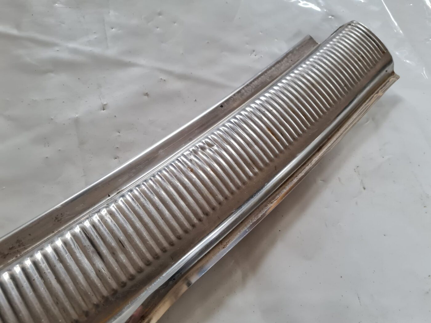 Bagažnieka nodalījuma sliekšņa uzlika priekš VW PASSAT 2004 UNIVERSAL GREY 5 Bagažnieka nodalījuma sliekšņa uzlika priekš VW PASSAT 2004 UNIVERSAL GREY