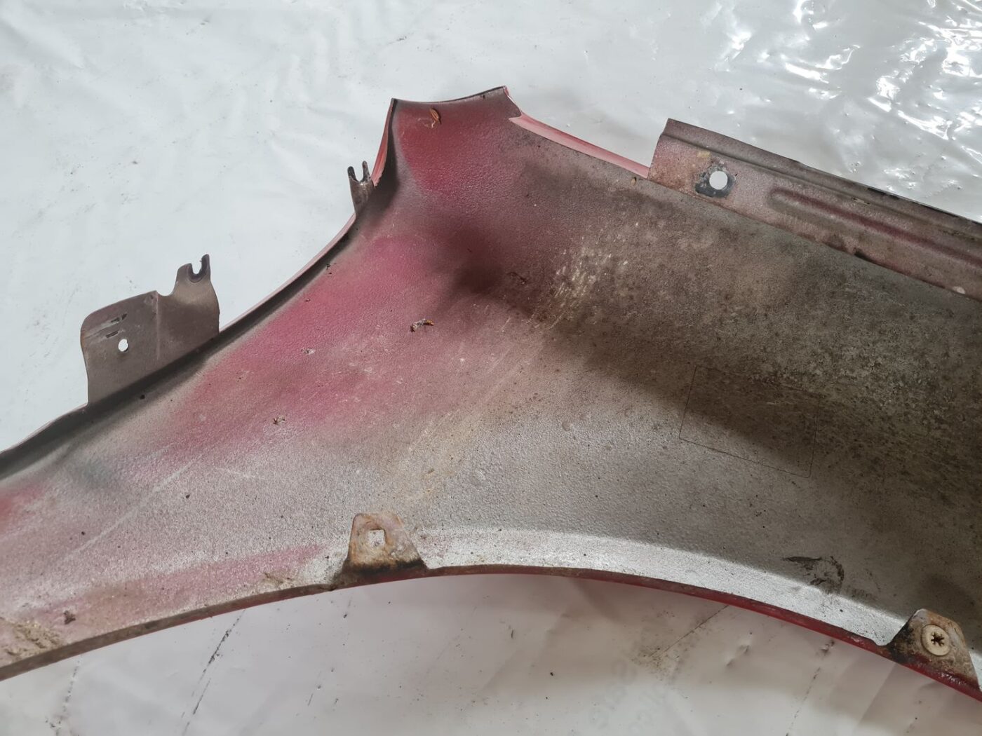 Priekšējais kreisais spārns priekš VW PASSAT 2004 UNIVERSAL GREY