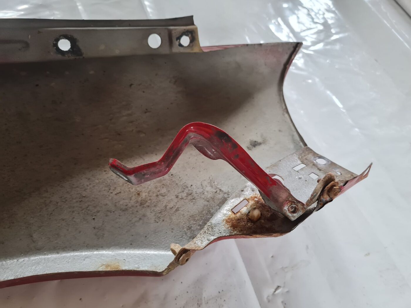 Priekšējais kreisais spārns priekš VW PASSAT 2004 UNIVERSAL GREY