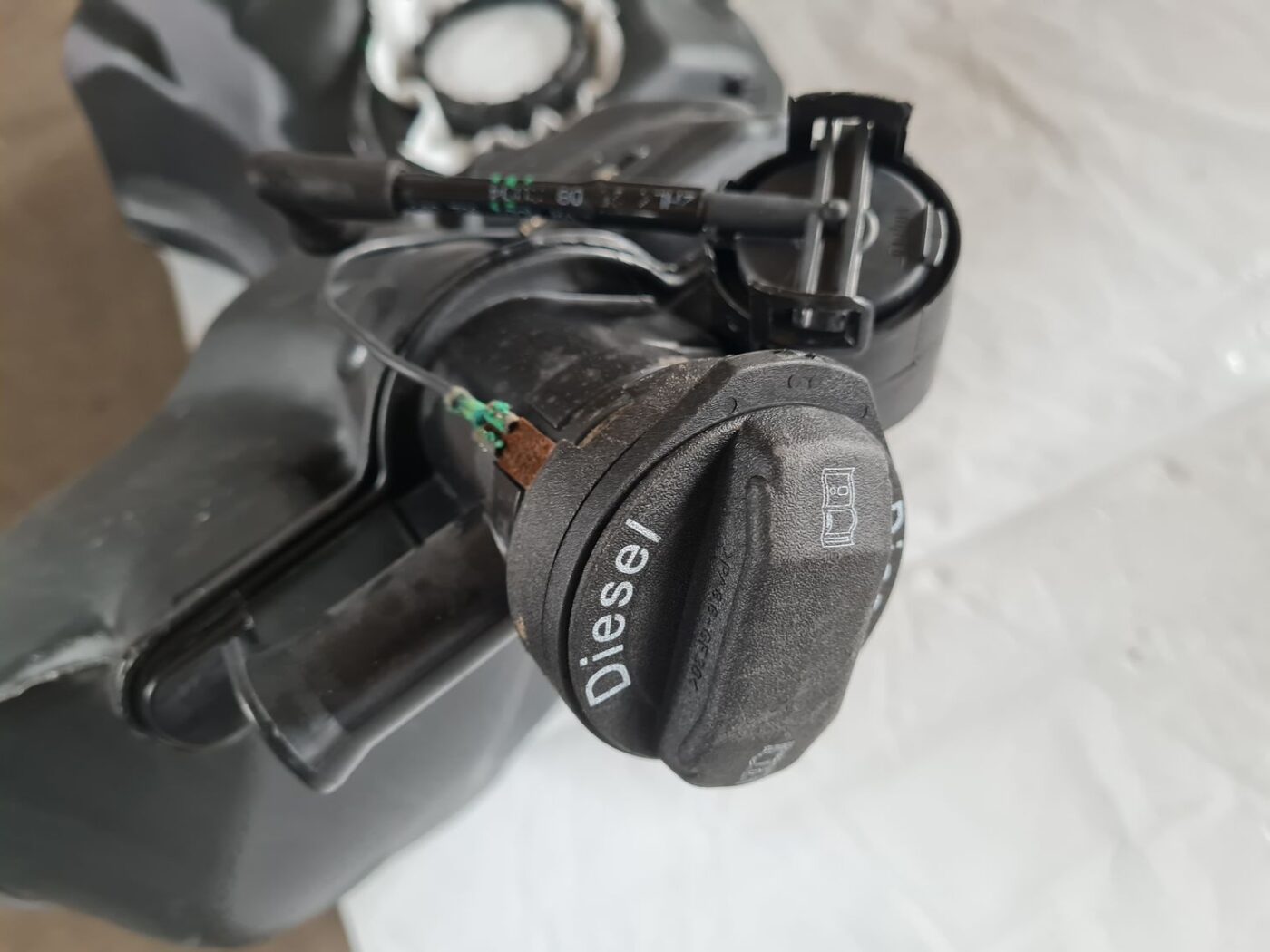 Degvielas tvertne priekš VW PASSAT 2004 UNIVERSAL GREY