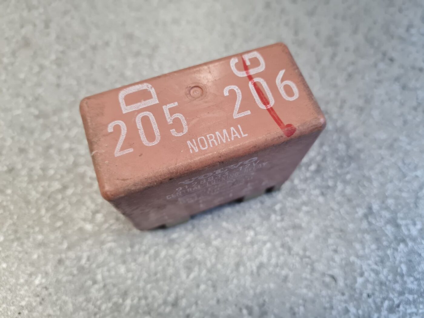 Drošinātāju releja priekš VOLVO 850 1995 3 Drošinātāju releja priekš VOLVO 850 1995