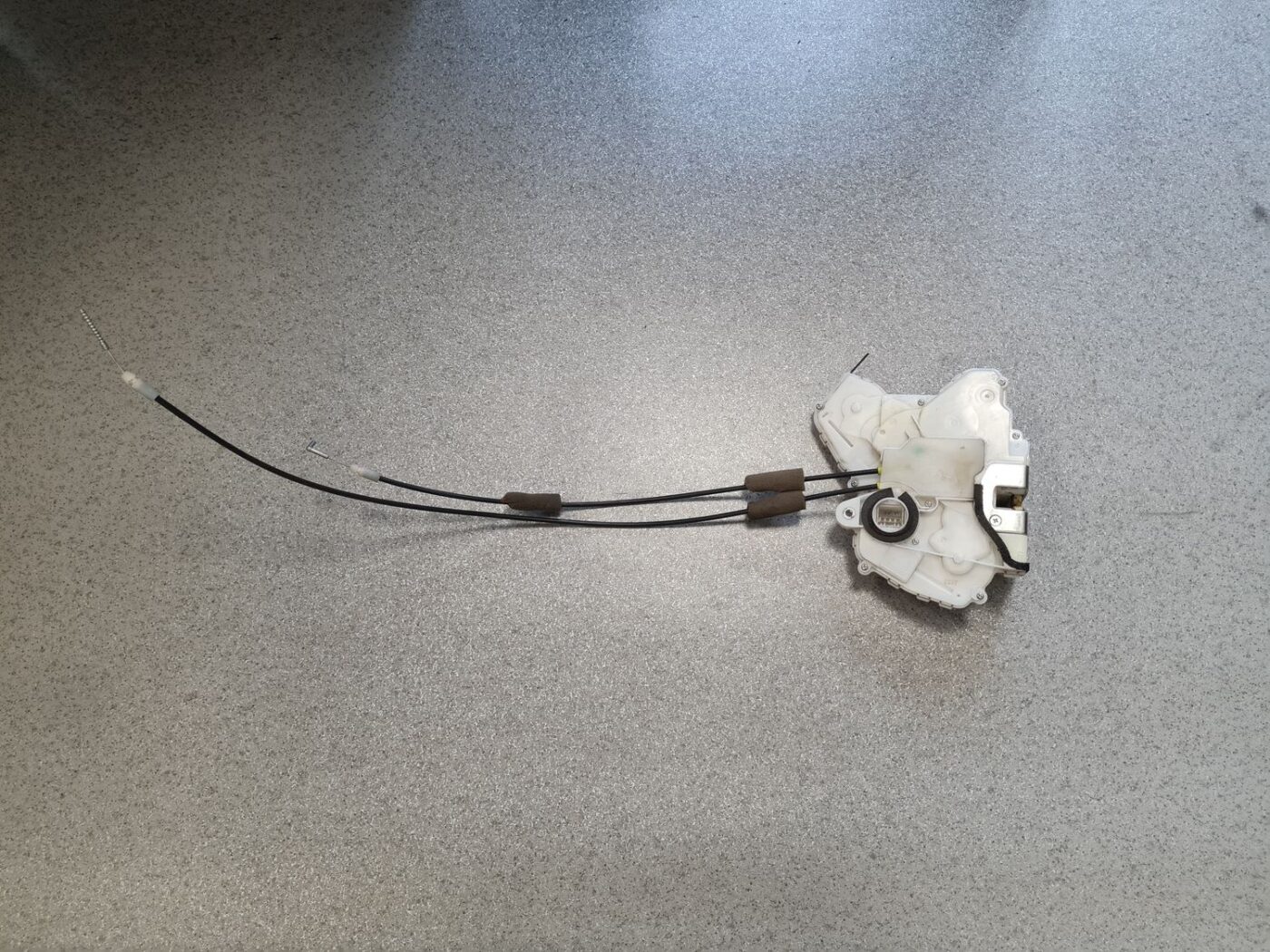 Priekšējo kreiso durvju slēdzene priekš HONDA CIVIC 2006 1 Priekšējo kreiso durvju slēdzene priekš HONDA CIVIC 2006