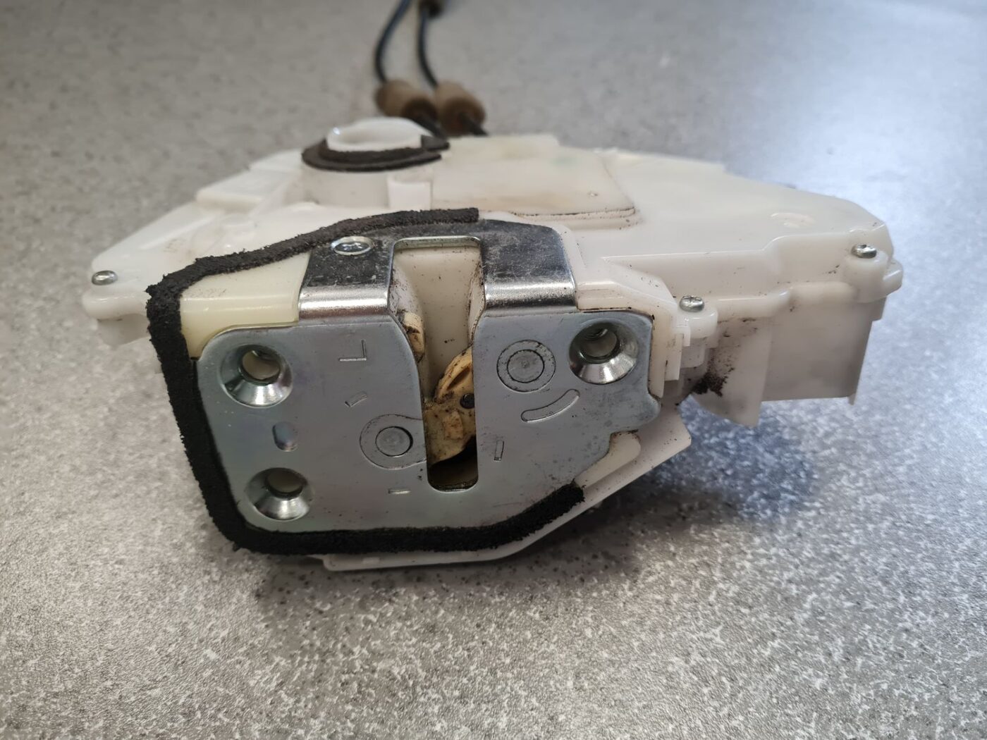 Priekšējo kreiso durvju slēdzene priekš HONDA CIVIC 2006 6 Priekšējo kreiso durvju slēdzene priekš HONDA CIVIC 2006