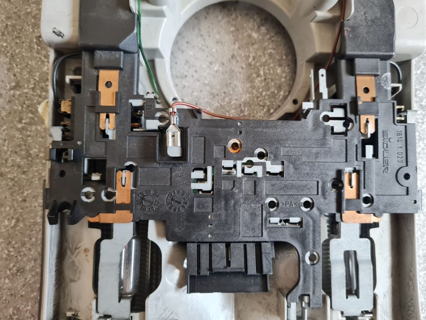 Salona apgaismojuma panelis priekš AUDI A4 1999 5 Salona apgaismojuma panelis priekš AUDI A4 1999