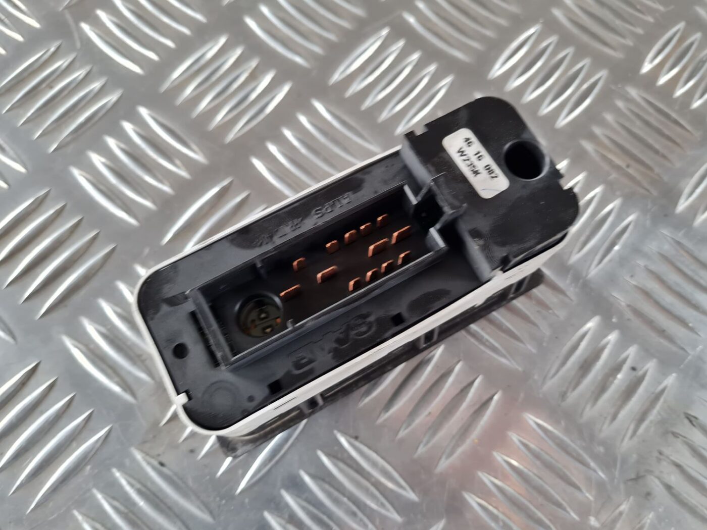 Šofera durvju slēdža pogas priekš SAAB 9-5 1999 2 Šofera durvju slēdža pogas priekš SAAB 9-5 1999