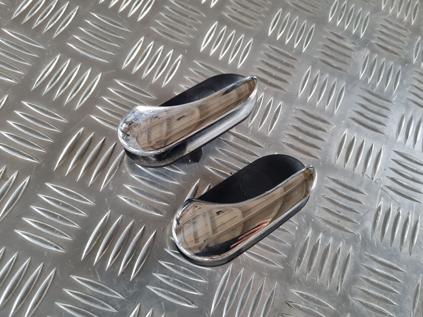 Salona durvju rokturis priekš SAAB 9-5 1999