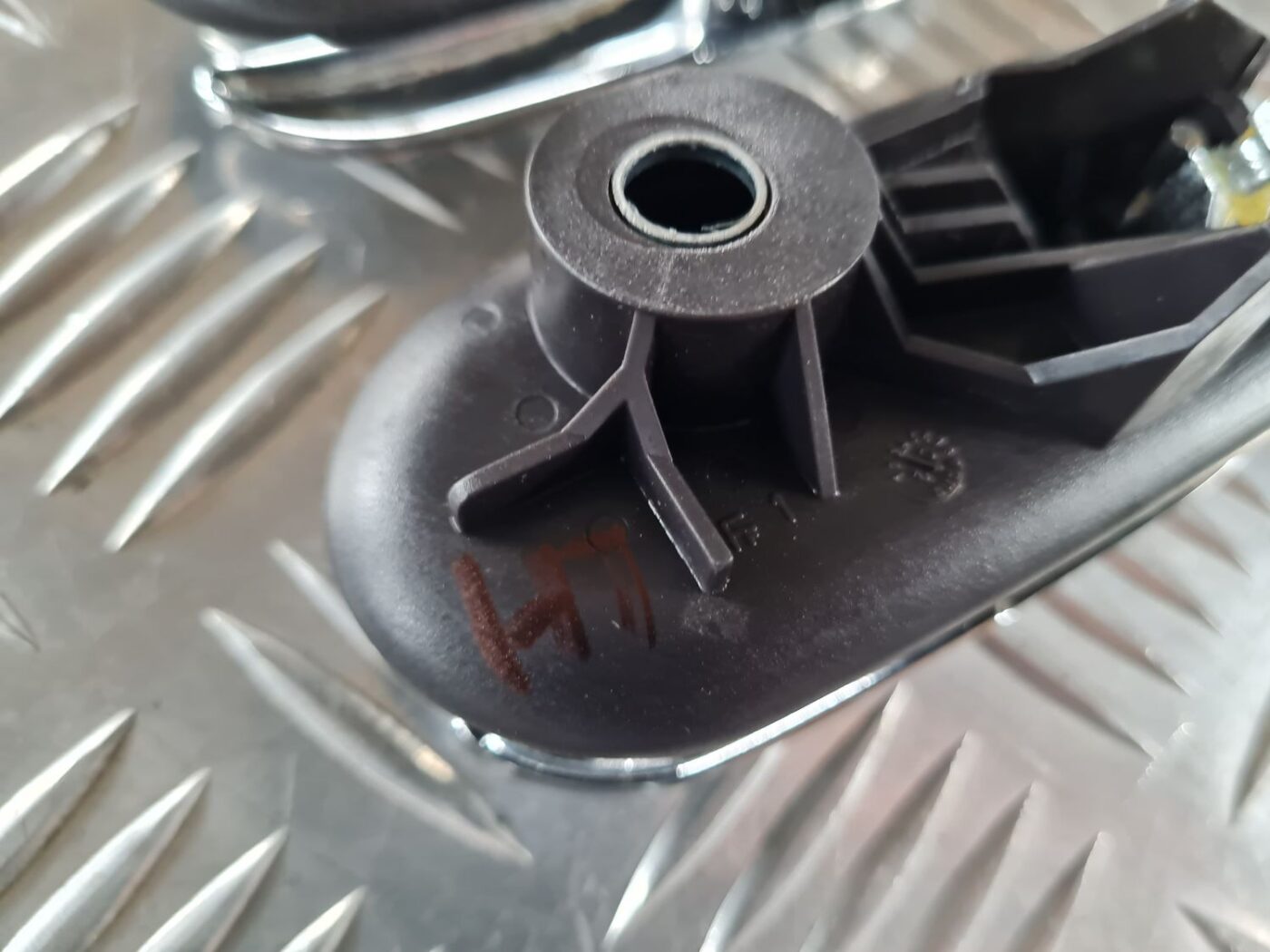 Salona durvju rokturis priekš SAAB 9-5 1999