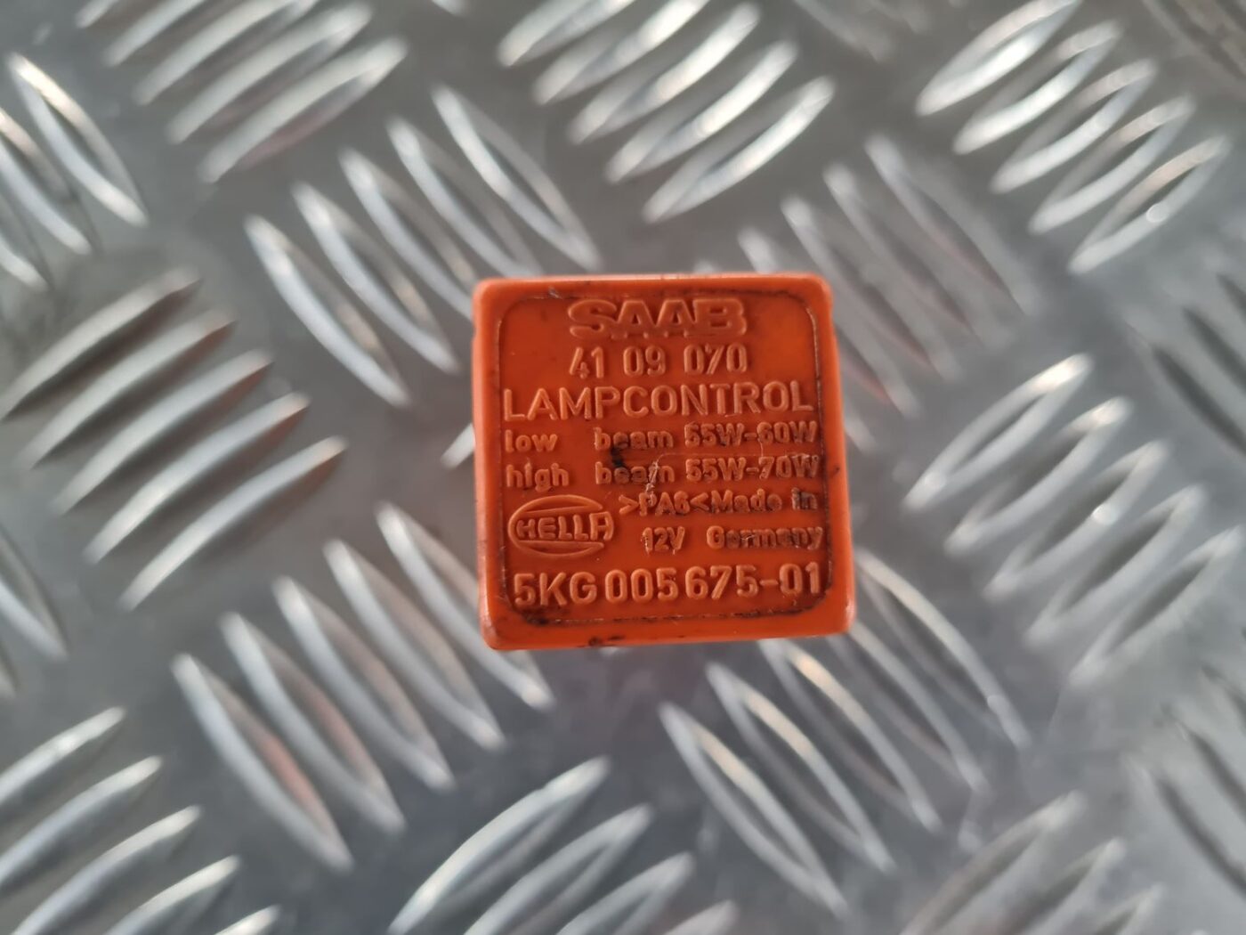 Priekšējo lukturu releja priekš SAAB 9-5 1999 2 Priekšējo lukturu releja priekš SAAB 9-5 1999