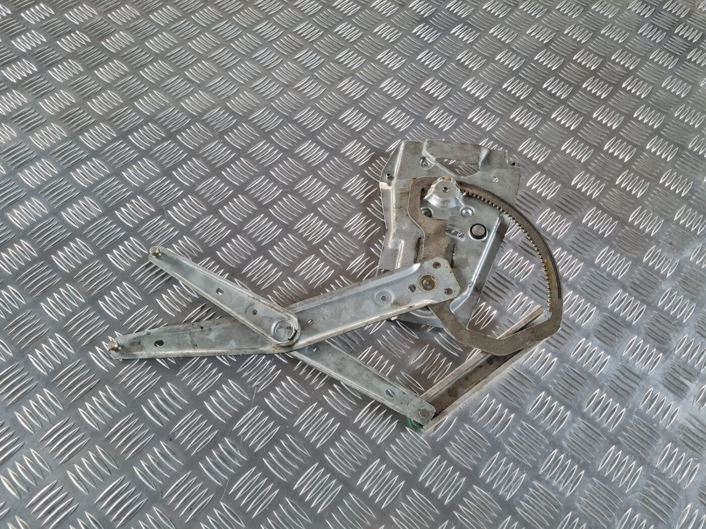 Stikla pacelšanas mehānisms priekšējais labais priekš SAAB 9-5 1999