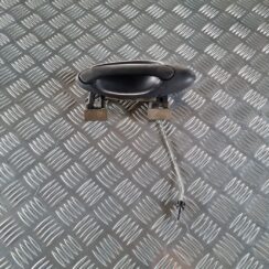 Priekšējāis labais durvju rokturis priekš SAAB 9-5 1999