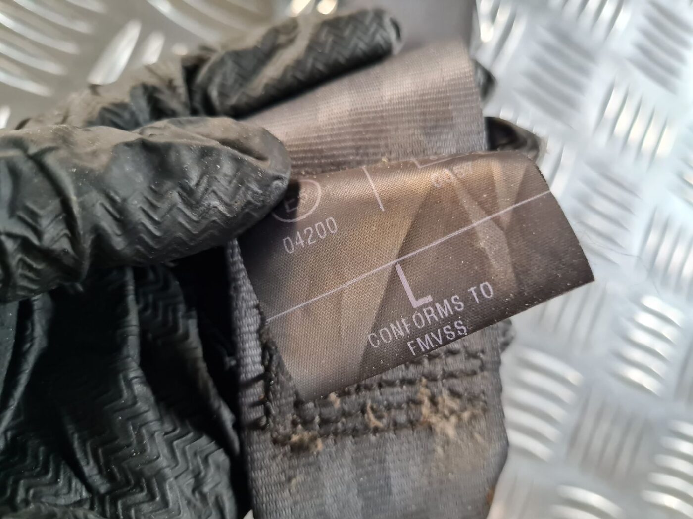 Aizmugurējā kreisa drošības josta priekš SAAB 9-5 1999 6 Aizmugurējā kreisa drošības josta priekš SAAB 9-5 1999