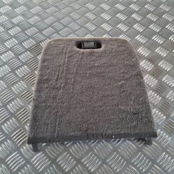 Bagāžnieka nodalījuma sānu apdares lūka priekš SAAB 9-5 1999