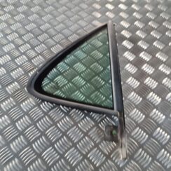 Labo durvju stūra stikls priekš SAAB 9-5 1999