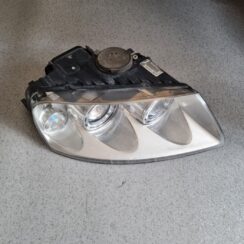 Priekšējais labais lukturis priekš VW TOUAREG 2007