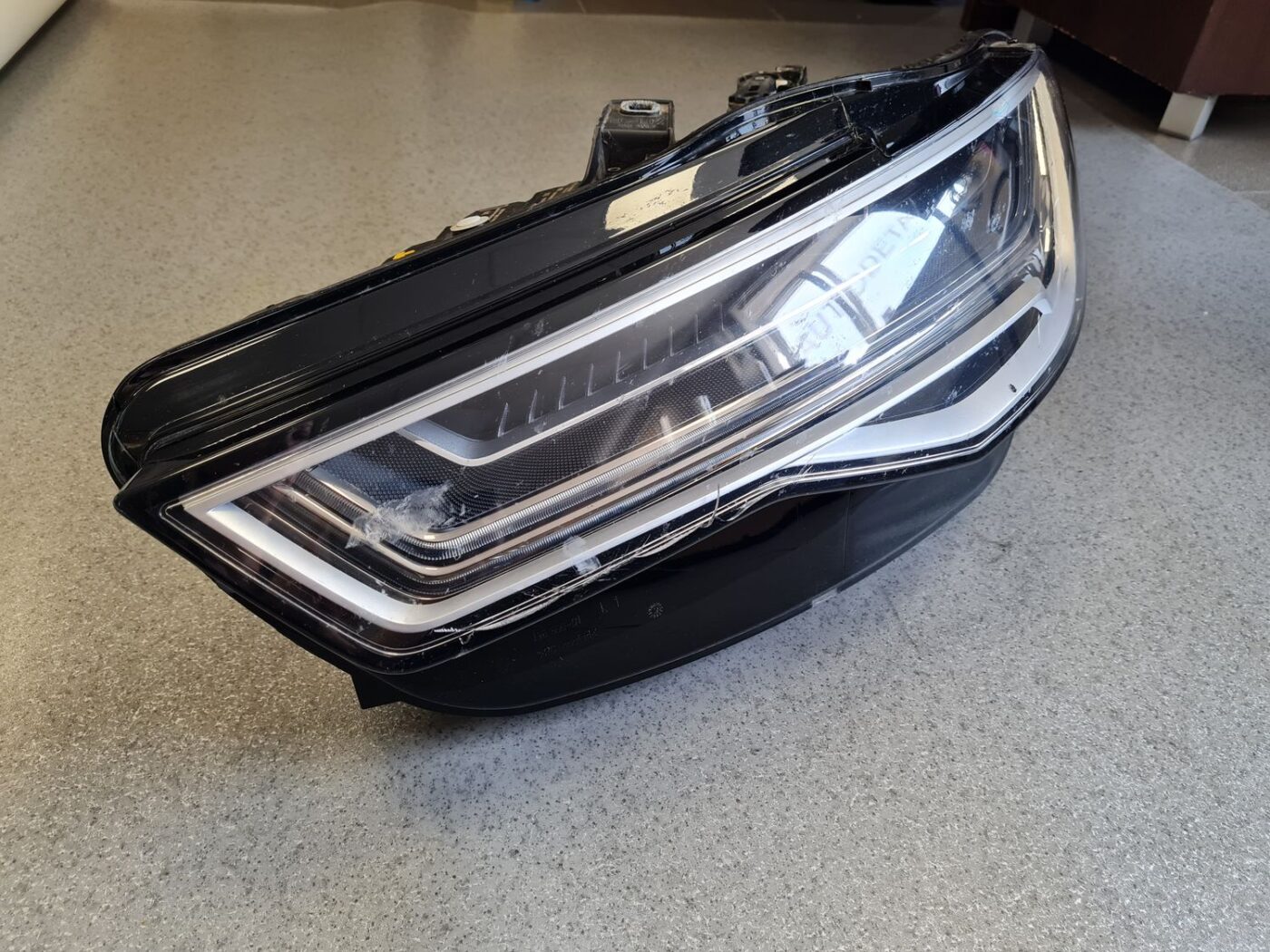 Priekšējais kreisais lukturis priekš AUDI A6 2012-2017 2 Priekšējais kreisais lukturis priekš AUDI A6 2012-2017