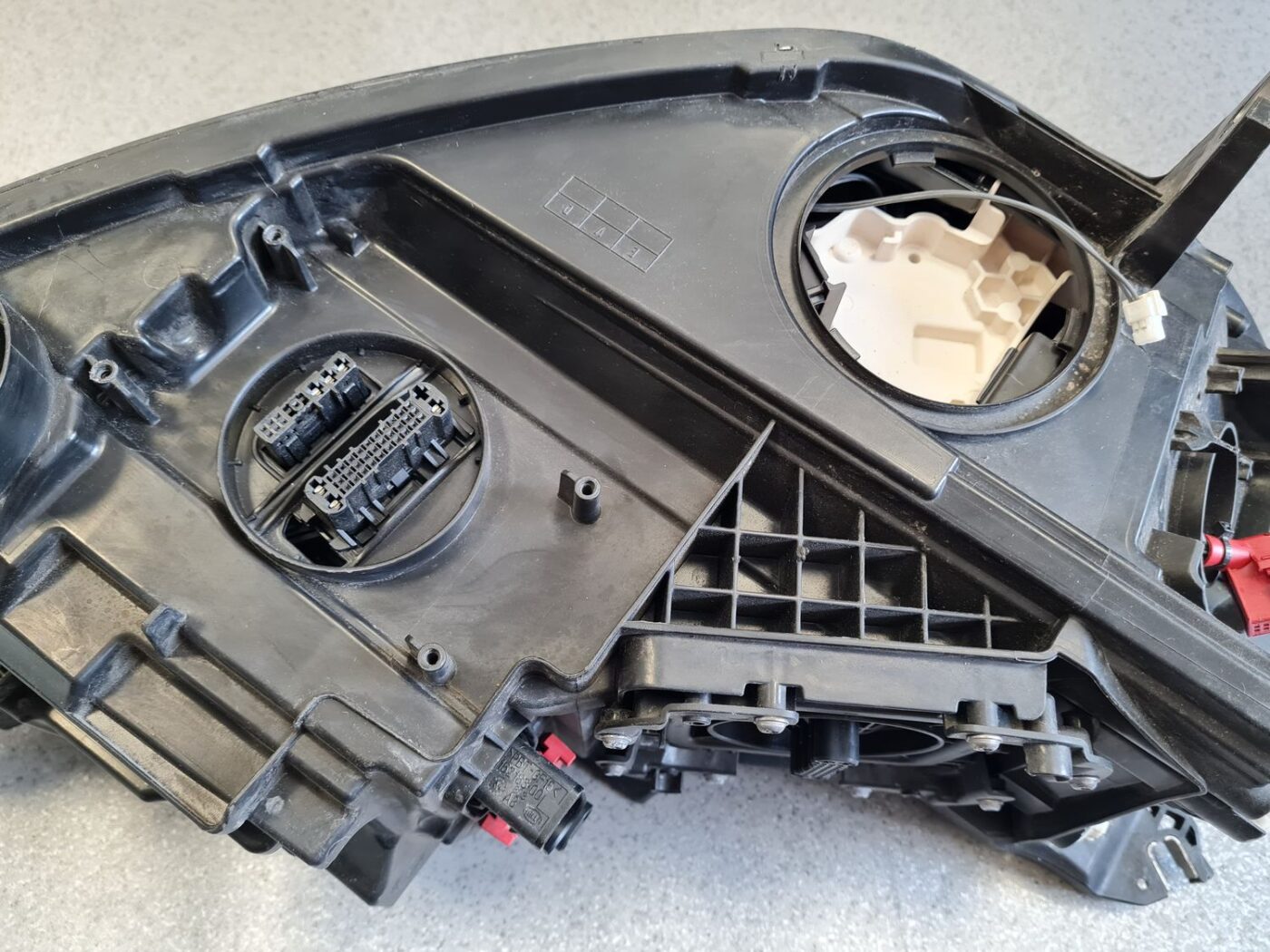 Priekšējais kreisais lukturis priekš AUDI A6 2012-2017 14 Priekšējais kreisais lukturis priekš AUDI A6 2012-2017