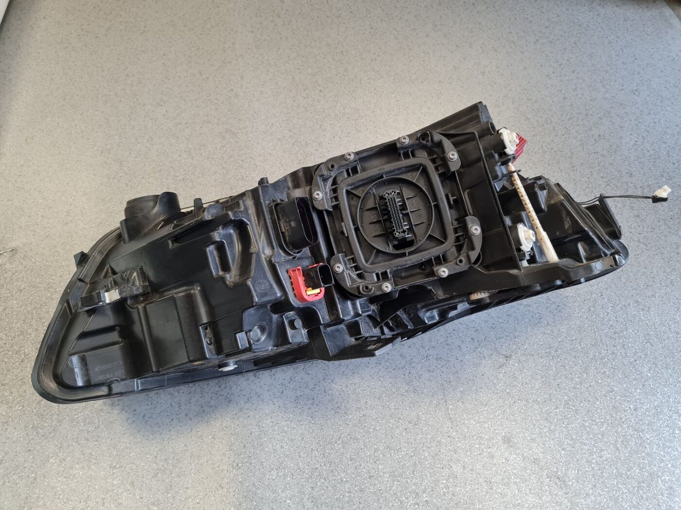 Priekšējais kreisais lukturis priekš AUDI A6 2012-2017 12 Priekšējais kreisais lukturis priekš AUDI A6 2012-2017