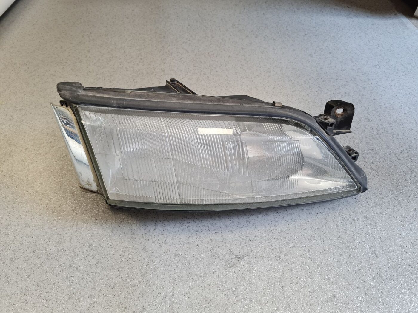 Priekšējais labais lukturis priekš OPEL VECTRA B 1995-2000