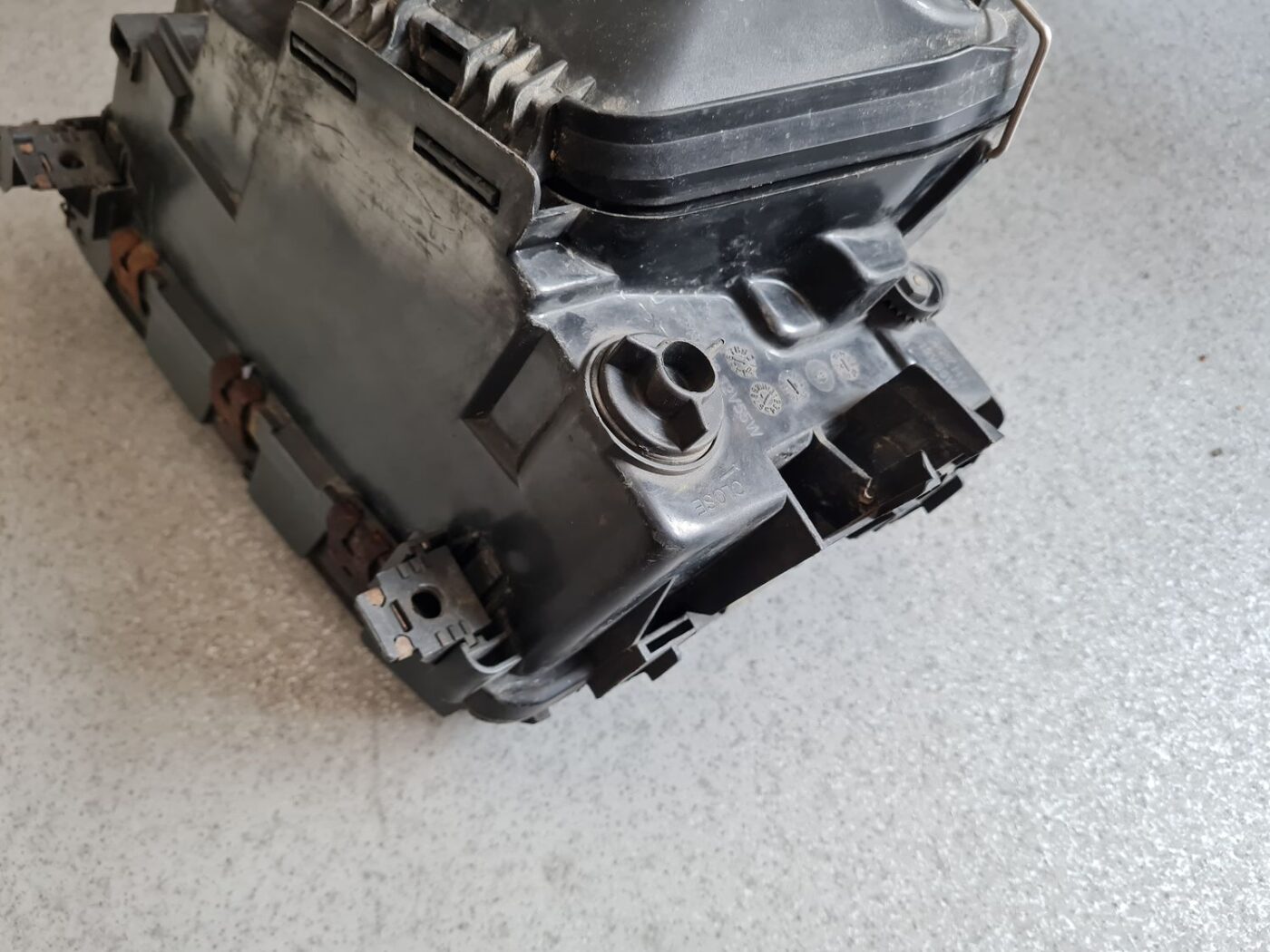 Priekšējais labais lukturis priekš AUDI A6 1994-1997 10 Priekšējais labais lukturis priekš AUDI A6 1994-1997