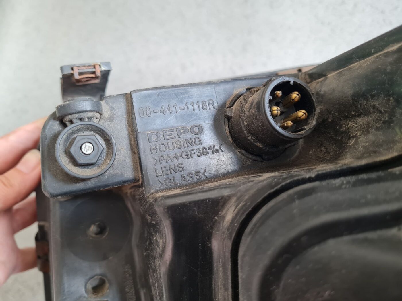 Priekšējais labais lukturis priekš AUDI A6 1994-1997 5 Priekšējais labais lukturis priekš AUDI A6 1994-1997