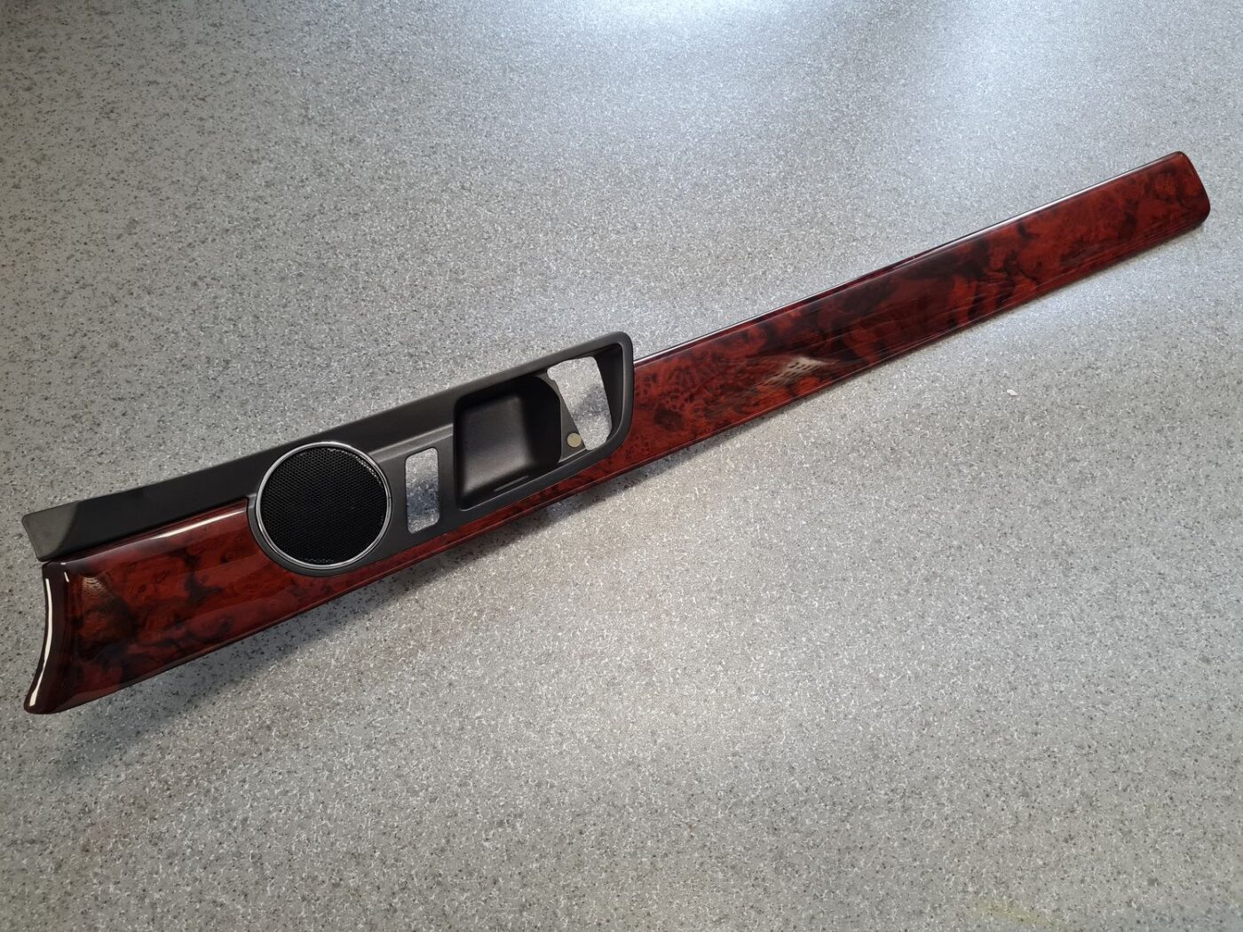 Durvju apdares uzlika priekš VW PHAETON 2005 2 Durvju apdares uzlika priekš VW PHAETON 2005