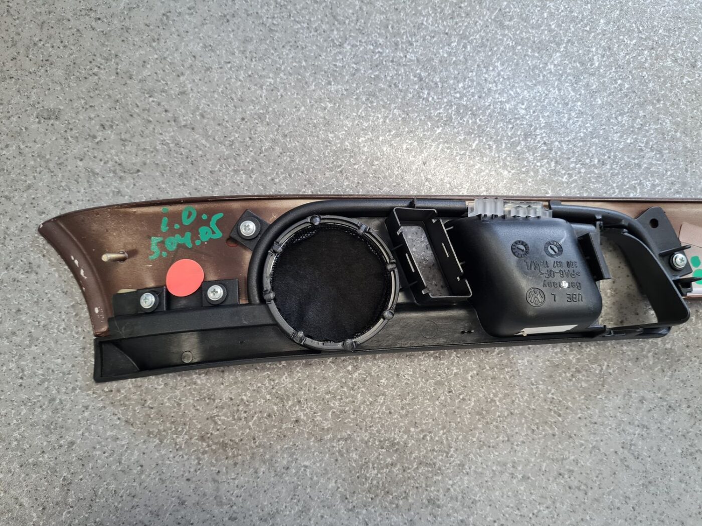 Durvju apdares uzlika priekš VW PHAETON 2005 8 Durvju apdares uzlika priekš VW PHAETON 2005