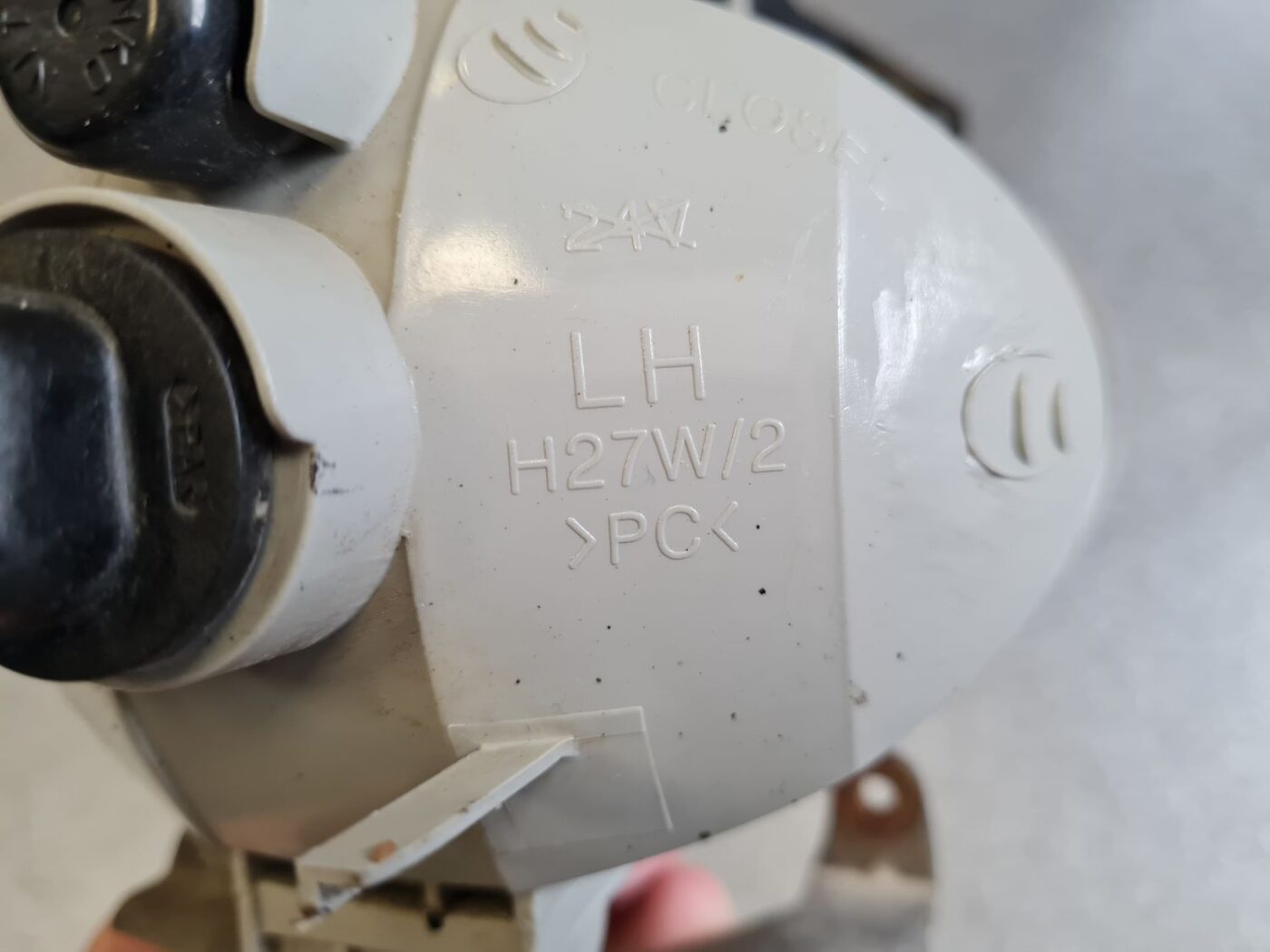 Miglas lukturis priekšā pa kreisi priekš Hyundai Santa Fe 2006-2012 6 Miglas lukturis priekšā pa kreisi priekš Hyundai Santa Fe 2006-2012