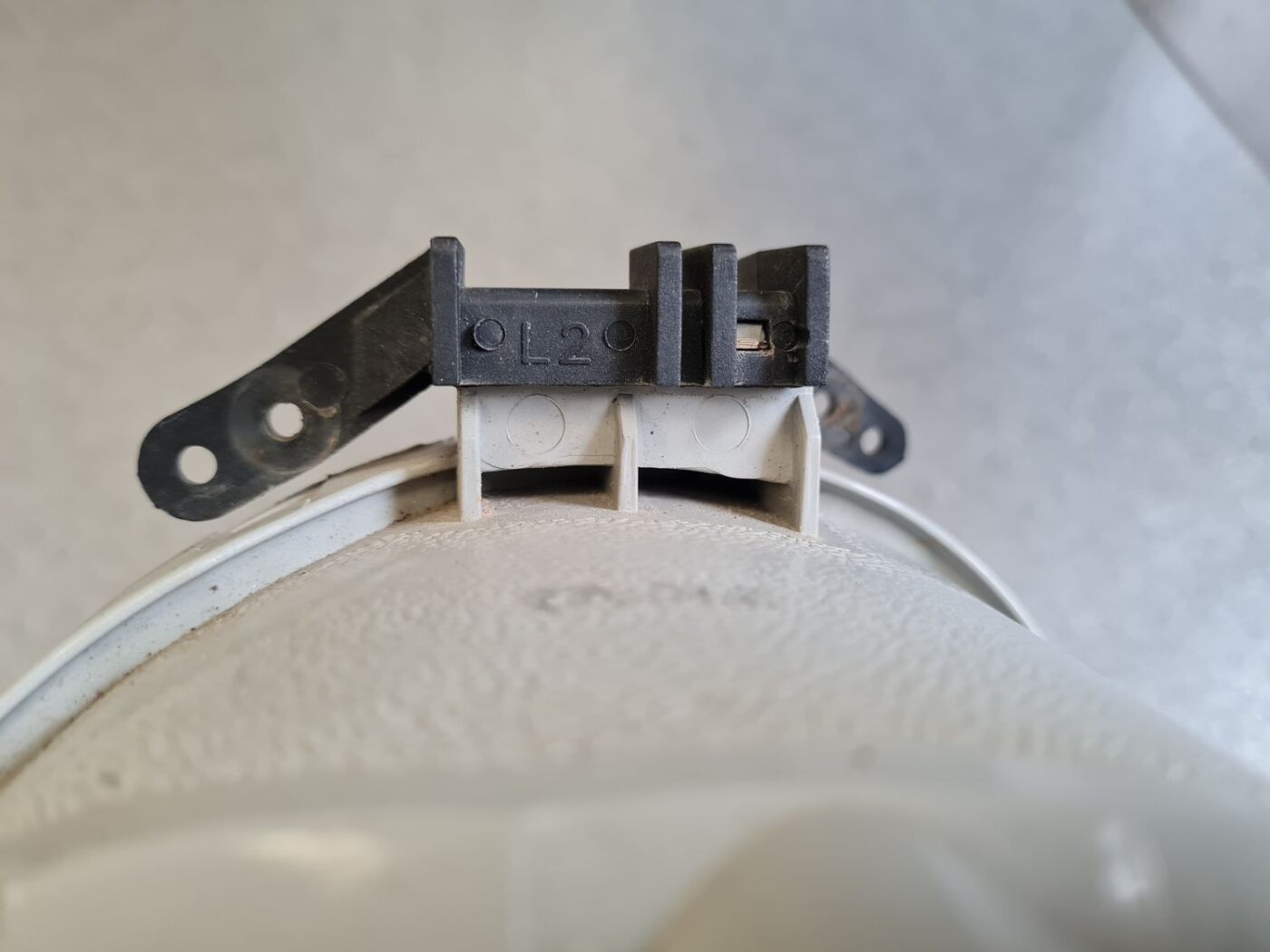 Miglas lukturis priekšā pa kreisi priekš Hyundai Santa Fe 2006-2012 4 Miglas lukturis priekšā pa kreisi priekš Hyundai Santa Fe 2006-2012